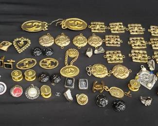 Lot # : 142 - Group of costume jewelry
