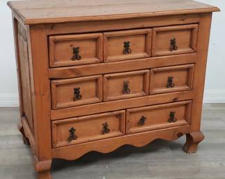 Lot # : 166 - Vintage knotty pine chest of drawers
