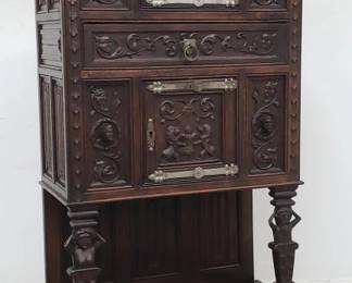 Lot # : 184 - Vintage carved oak French Brittany cupboard
