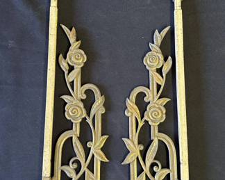 Lot # : 309z - Pair of vintage brass curtain rods
