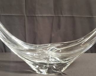 Lot # : 391 - Daum (France) crystal centerpiece
