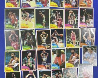Lot # : 420z - 1981 Topps basketball cards
