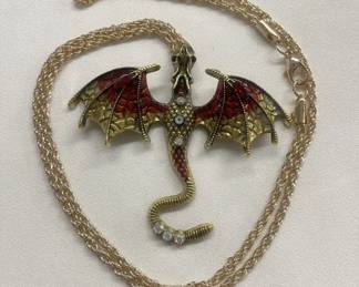 Lot # : 308v - Gold-tone dragon necklace

