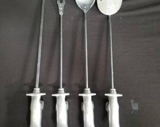 Lot # : 335 - Box of stainless steel and aluminum handle
