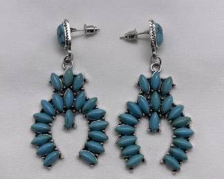 Lot # : 264v - Turquoise-style earring

