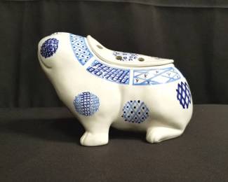 Lot # : 127 - Ceramic frog planter made in Italy
