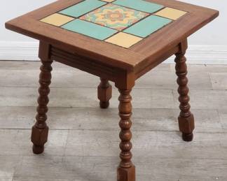 Lot # : 49 - Vintage Arts & Crafts tile-top side table
