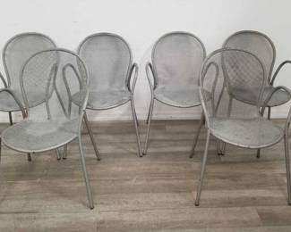 Lot # : 171 - Group of metal mesh patio chairs
