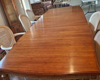 DR TABLE HAS 3 LEAVES & 6 CHAIRS