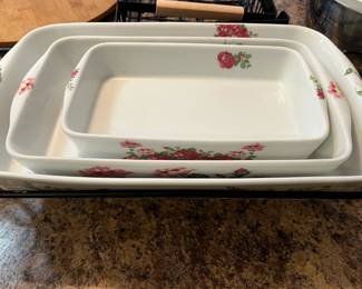 Darbie Angell casserole dish set