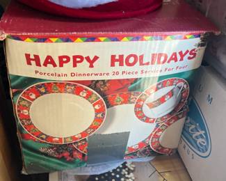 Holiday dishware and decor