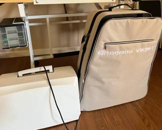 Husqvarna Viking Designer Brilliance 90 with case and accessories
