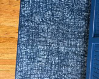 Blue Modern Area Rug. Measures 6' " 2 x 9' X 2".