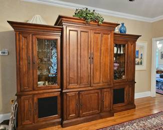 Hooker 3-piece entertainment center