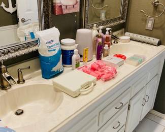 Selection of Bed and Bath Items.