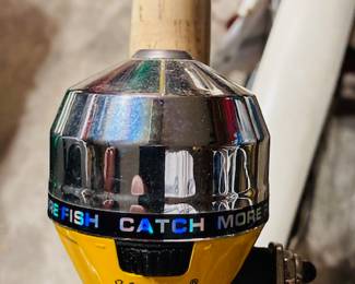 Shakespeare CATCH MORE FISH Rod Reel