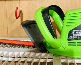 Portland22 in. Corded Electric Hedge Trimmer