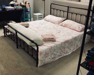 Farmhouse Metal Bed, King.