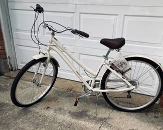 Shimano equipped perfect fit frame 27.5 women’s huffy bike.