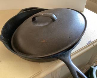 Cast iron pan - Lodge