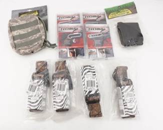 Make: Misc Brands
Model: Gun Access
Vodoo tact pouch pro, tech outdoors pouch, Set of 4 techna Glock 43 Clips and 4 Gun Slings.