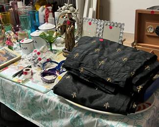 Fleur de lis draperies