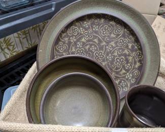 1970's green/brown Franciscan Pottery dinnerware set. 86 pcs. Includes pitchers, tea pot, coffee mugs, plates bowls, platters
