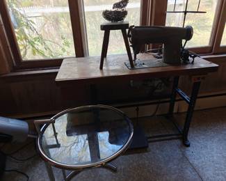Commercial sewing machine 
