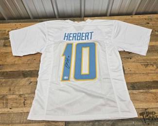 764  Los Angeles Chargers 10 Justin Herbert Signed Jersey 