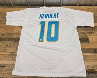 770  Los Angeles Chargers 10 Justin Herbert Signed Jersey 