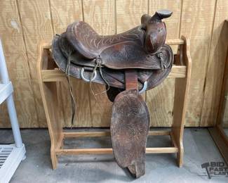 10  Western Saddle 