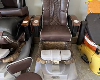 5 Professional pedicure chairs
