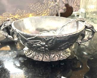 Vintage Arthur Court gravy boat/ladle
