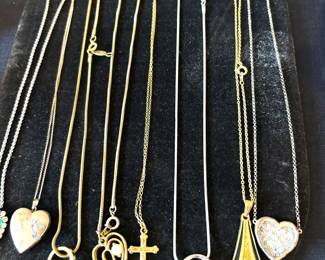 Assorted pendant necklaces