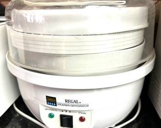 Regal dehydrator