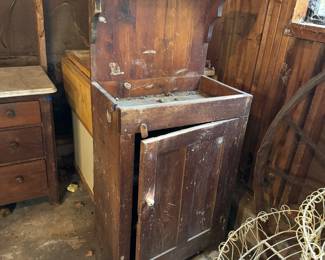 Primitive cabinet. Dry sink
