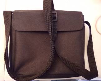 Shoulder bag for the Grundig for when you are out camping or hiking.