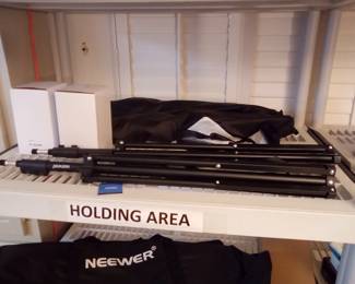 Neewer white box and lighting set. Will get more pictures soon.