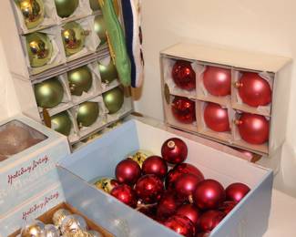 Ornaments, many larger size