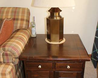 Lamp tables and lamps