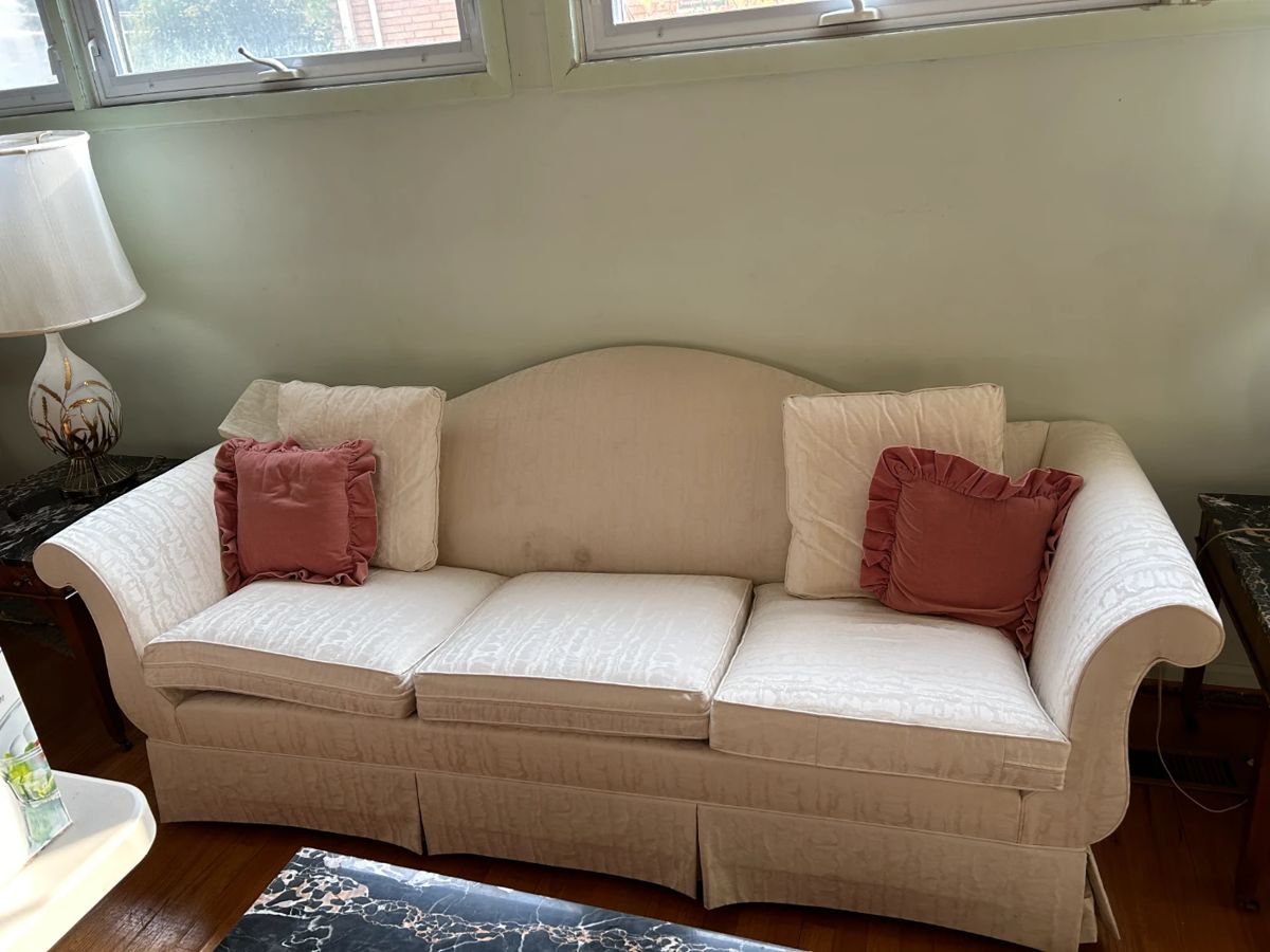 #6	Ethan Allen white camel back 3 cushion sofa, as is 7 foot	 $30.00 
