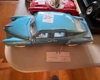 #123	Precious Models by Franklin Mint - 1948 Tucker Car Scale 1.24	 $20.00 
