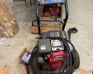 #184	Excell Pressure Washer 2500PSI w/Honda Engine	 $125.00 
