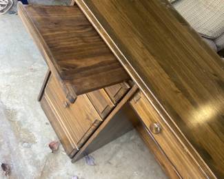 #255		desk with 4 drawers 48 wide 	 $25.00 			
