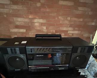 #118	Sony Boombox w/am/fm, Cassette Player w/detachable speakers	 $25.00 
