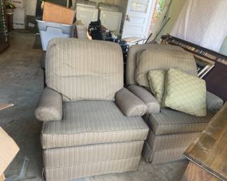 #253	Norwalk green swivel rocker recliner as is some cat scratch in the back	 $75.00 			
#254	Norwalk green swivel rocker recliner as is some cat scratch in the back	 $75.00 			
