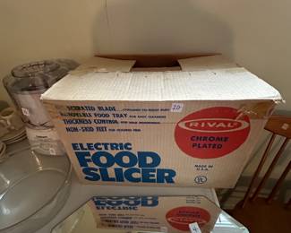 #127	Electric Food Slicer - Rival Chrome Plated (new in box)	 $20.00 
