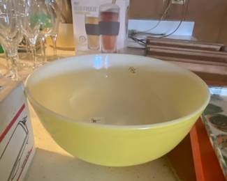 #146	Yellow Vintage Pyrex Mixing Bowl - 10x4 (inside perfect)	 $30.00 			
