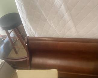 #148	Sleigh Wood Daybed w/1 mattress under Trundle	 $75.00 			
#149	Sleigh Wood Daybed w/no mattress under Trundle	 $50.00 	