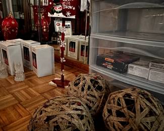 An Entire Room of Christmas Decor and Ornaments!